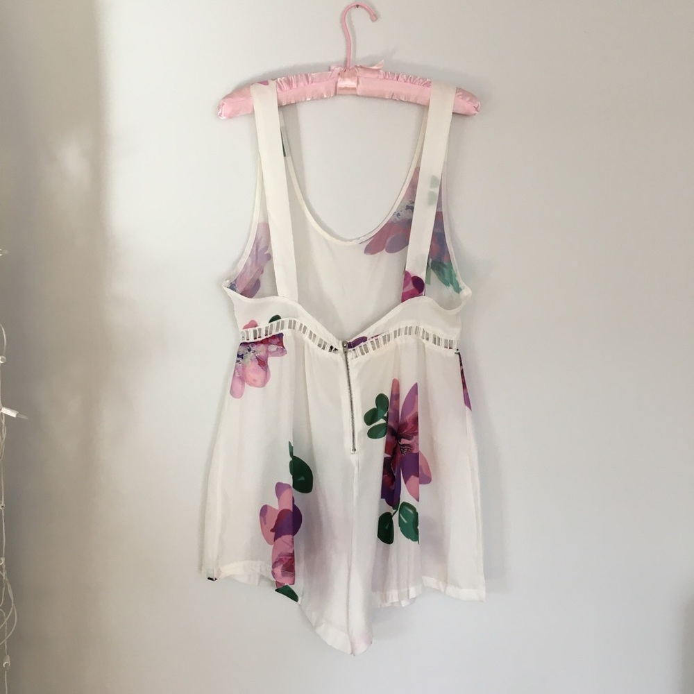 🌻Open back dressy Romper - Picture 7 of 7